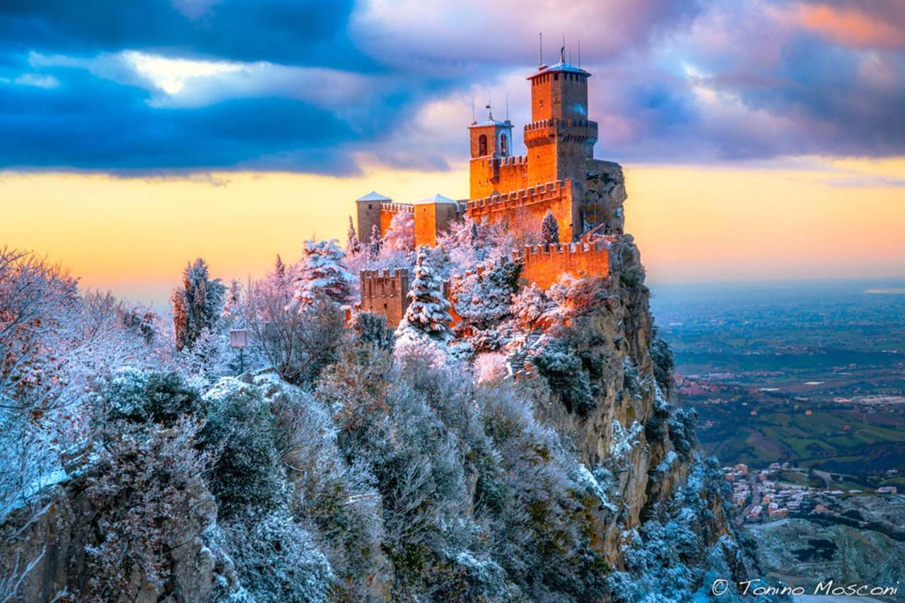 Hotel La Rocca San Marino Esterno foto