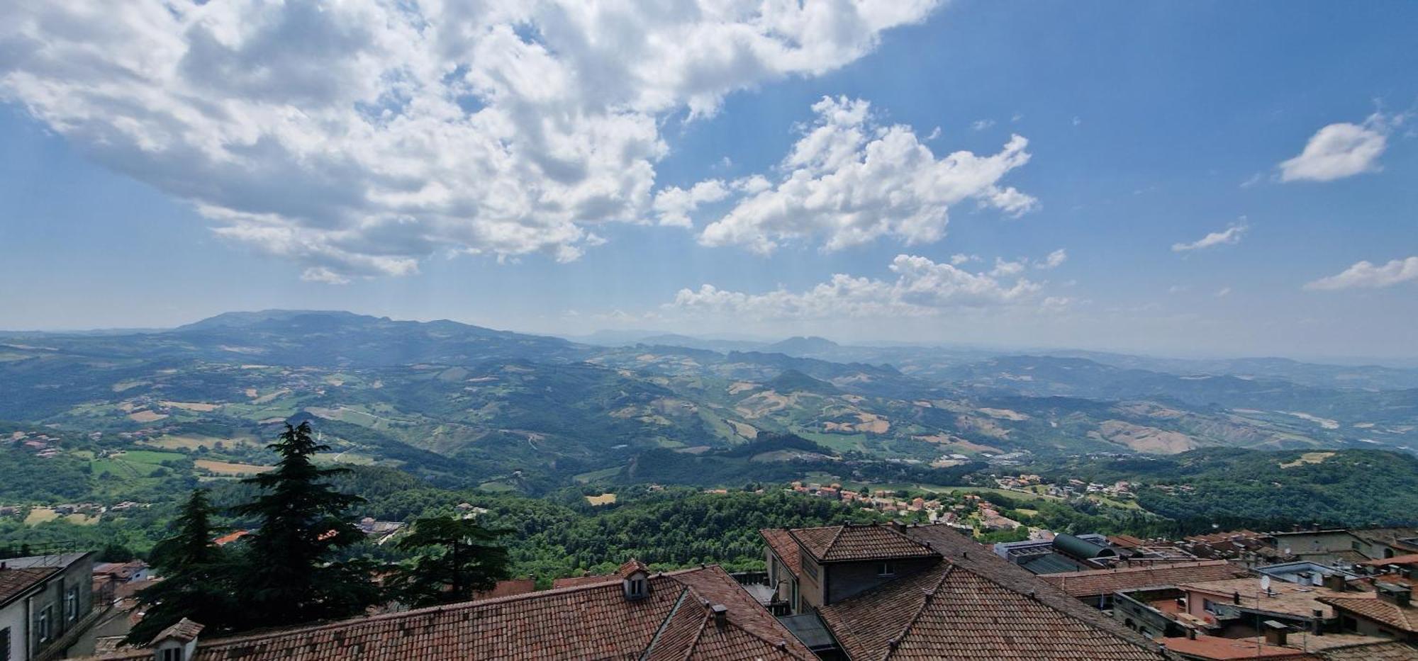 Hotel La Rocca San Marino Esterno foto