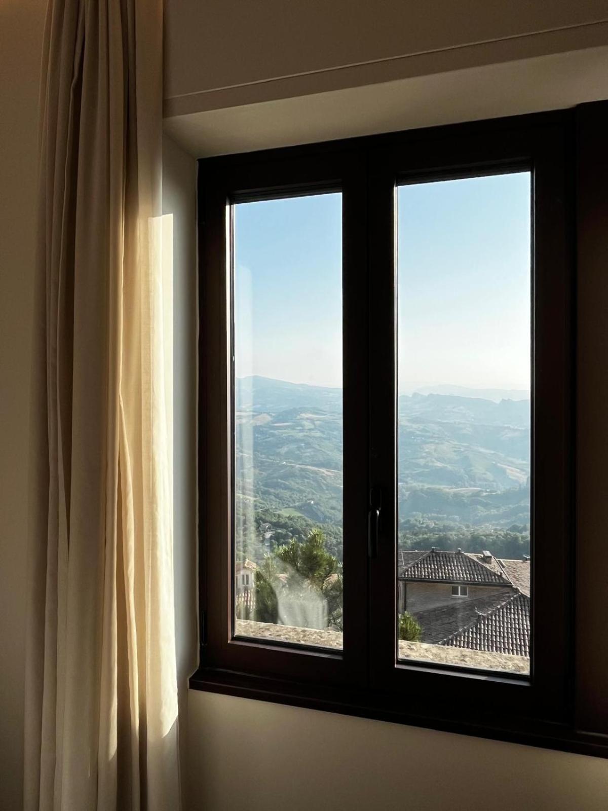Hotel La Rocca San Marino Esterno foto